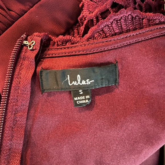 Lulu’s burgundy lace formal dress - Picture 4 of 5